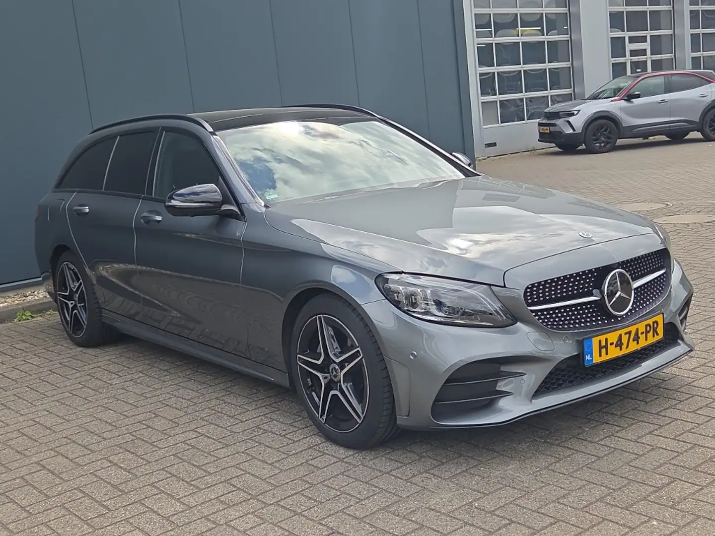 Mercedes-Benz C 200 Estate C200 184pk 9G-TRONIC Premium Plus AMG Line Grijs - 2