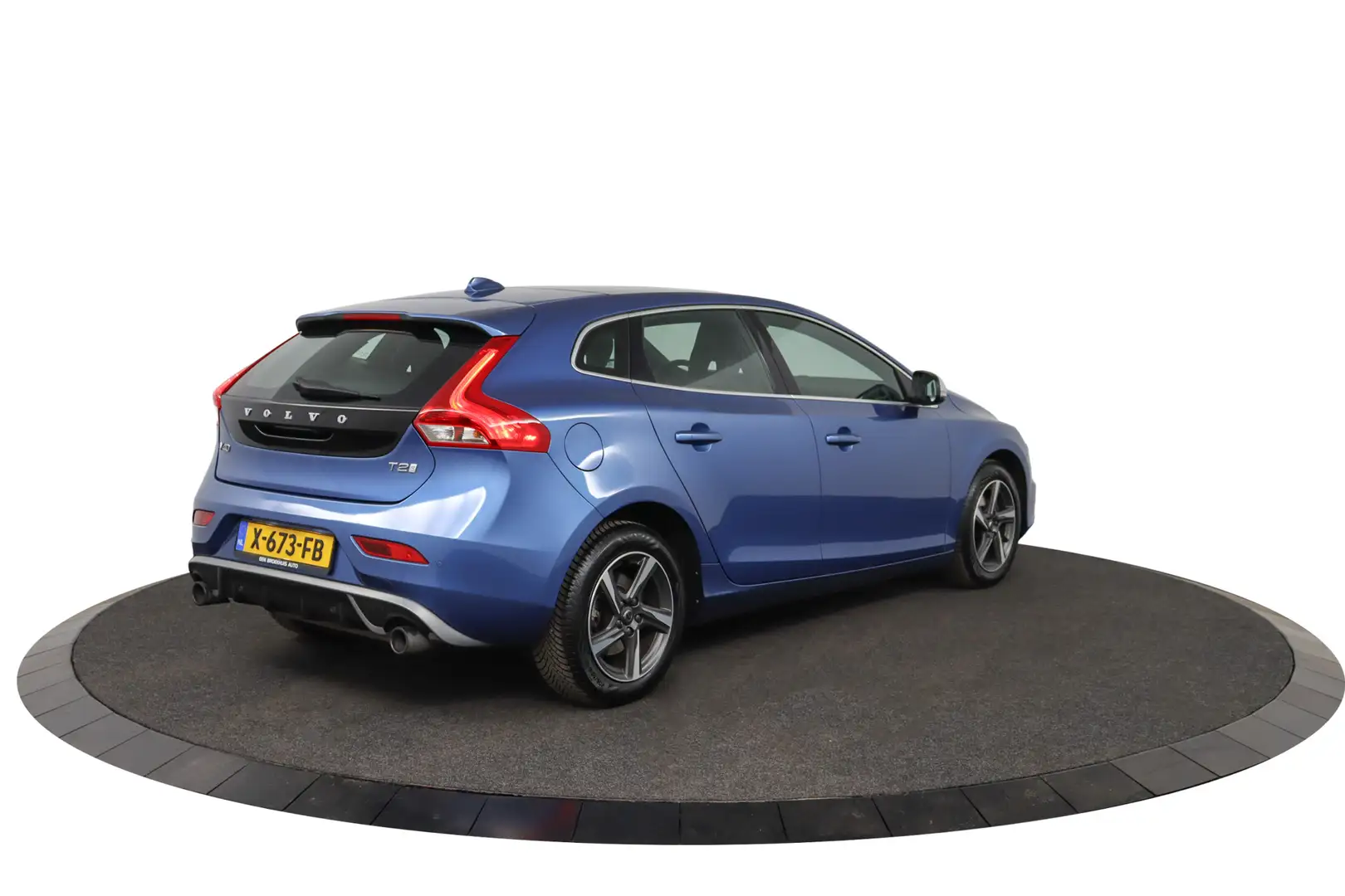 Volvo V40 2.0 T2 R-Design | Panorama dag | Camera | PDC | El Blauw - 2