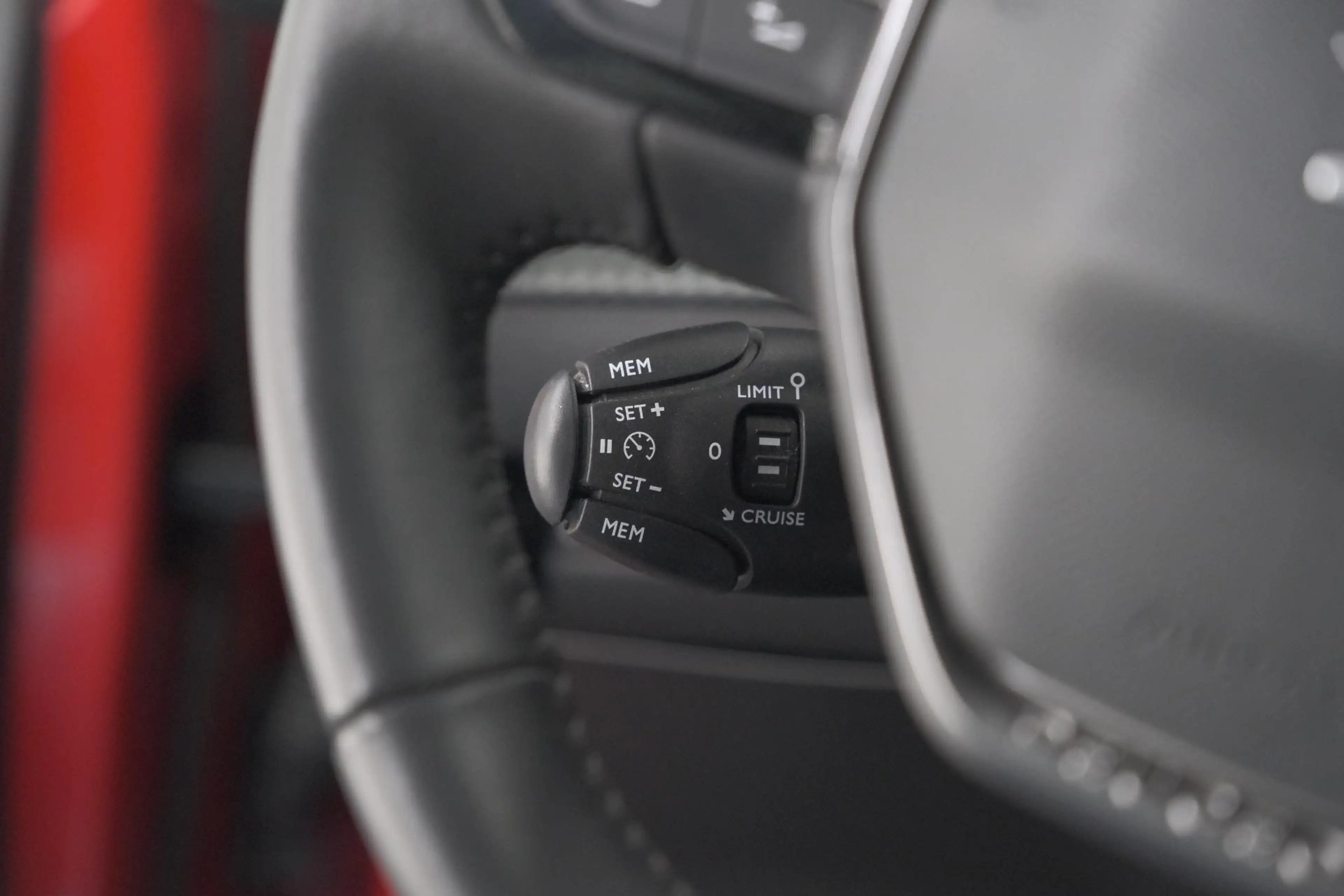 Peugeot e-208 EV Allure Pack 50 kWh | SOH 92% | Camera | Navigat — photo 4