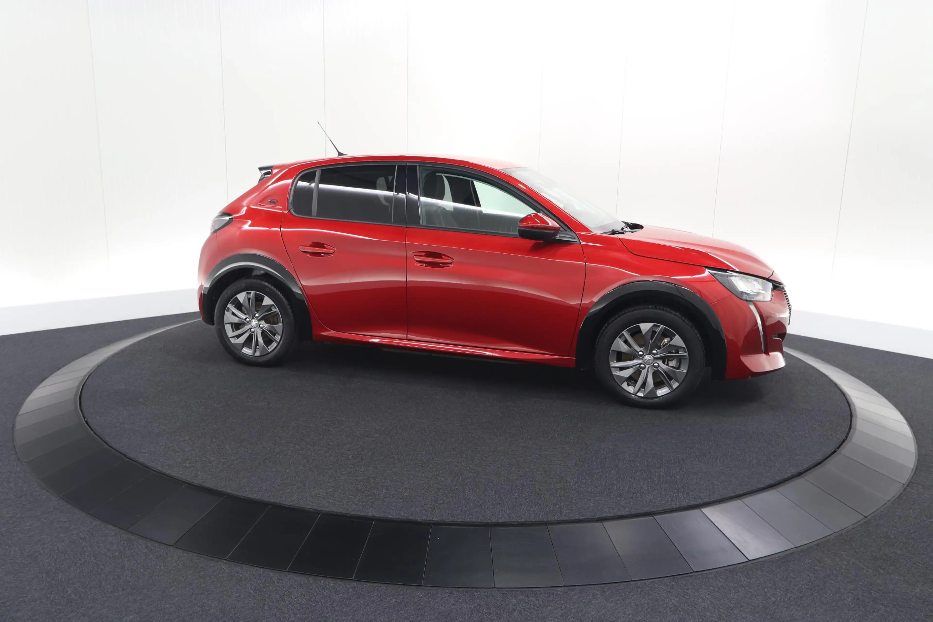 Peugeot e-208 EV Allure Pack 50 kWh | SOH 92% | Camera | Navigat — photo 6