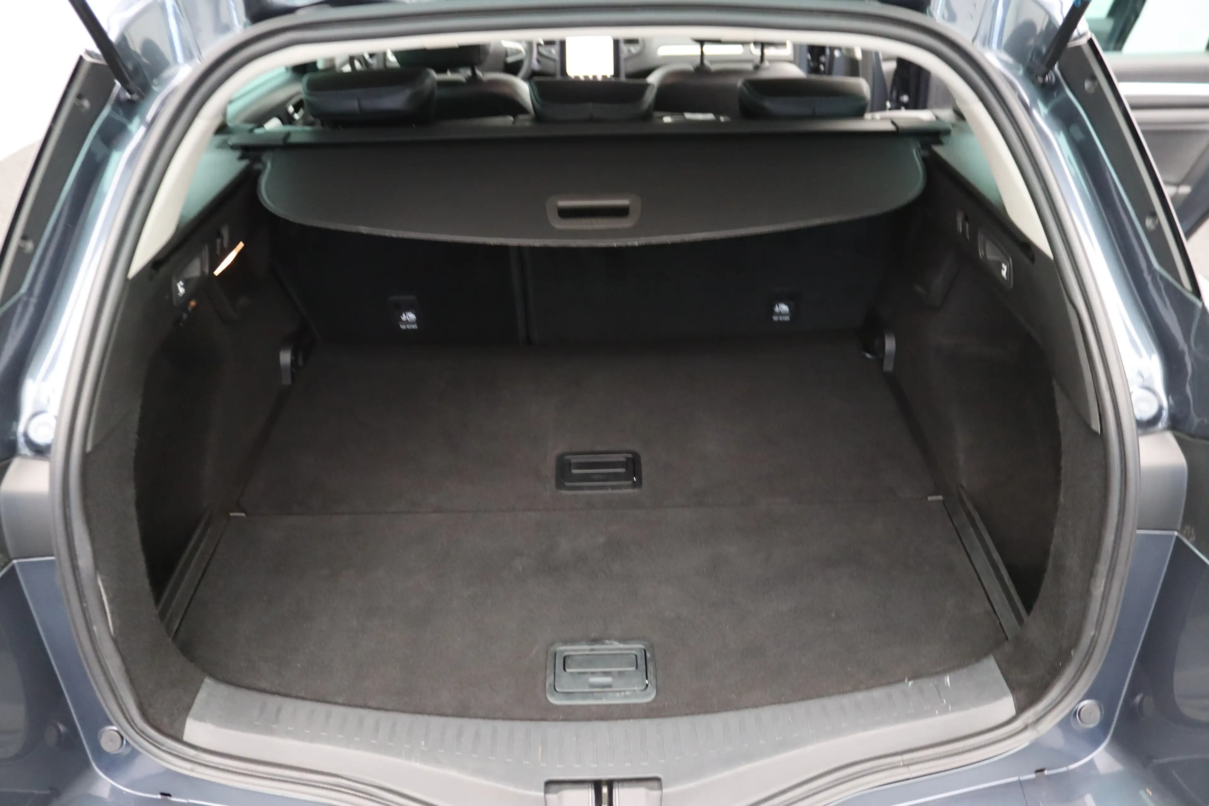Renault Megane Estate 1.3 TCe 140 Techno | Achterbank in delen ne — photo 16