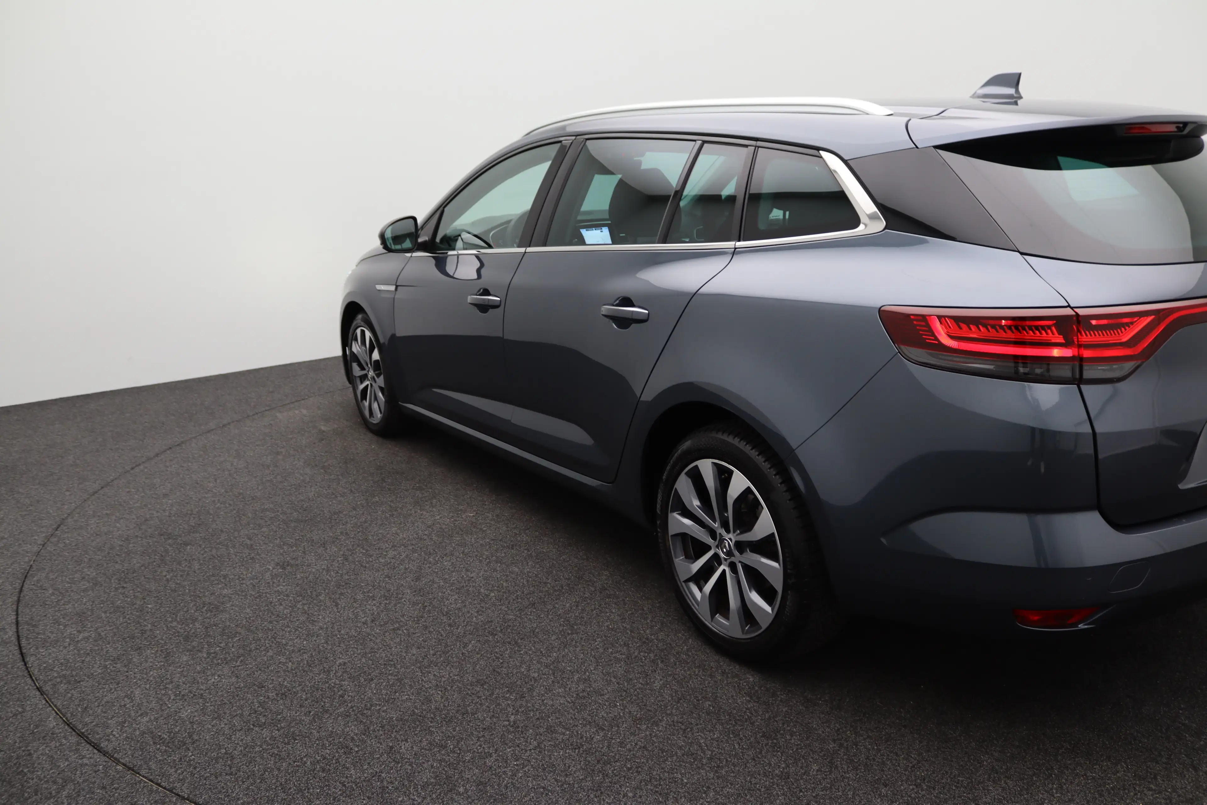Renault Megane Estate 1.3 TCe 140 Techno | Achterbank in delen ne — photo 10