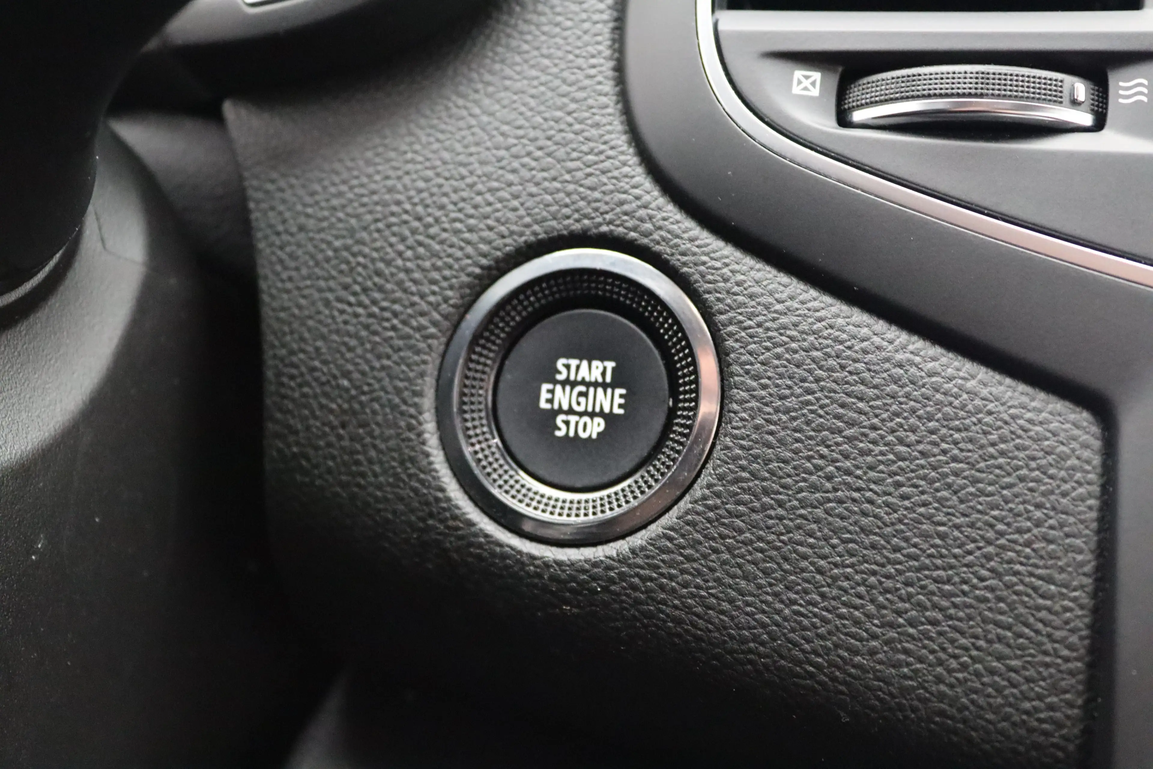Renault Megane Estate 1.3 TCe 140 Techno | Achterbank in delen ne — photo 25