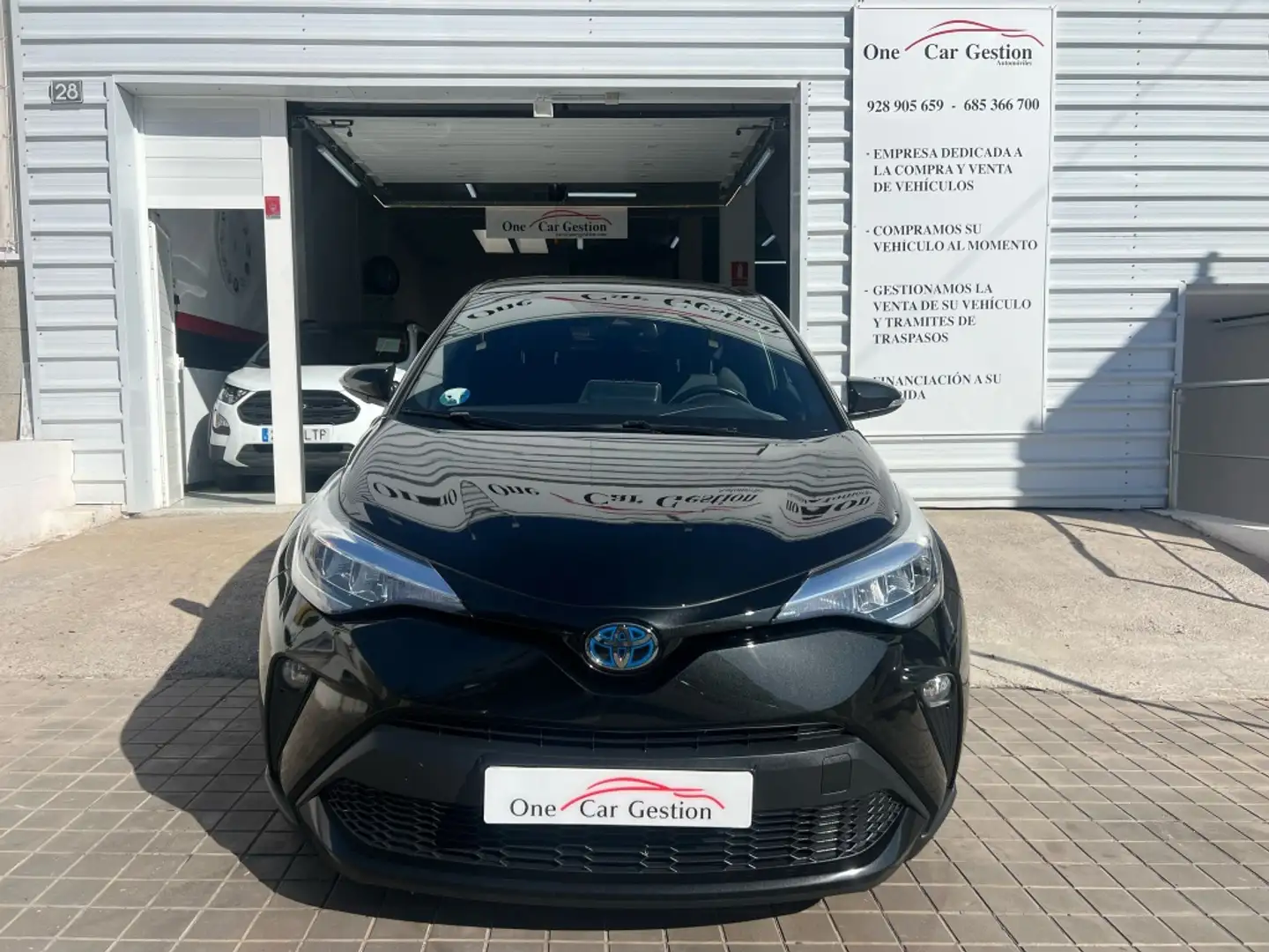 Toyota C-HR 125H Advance Noir - 2