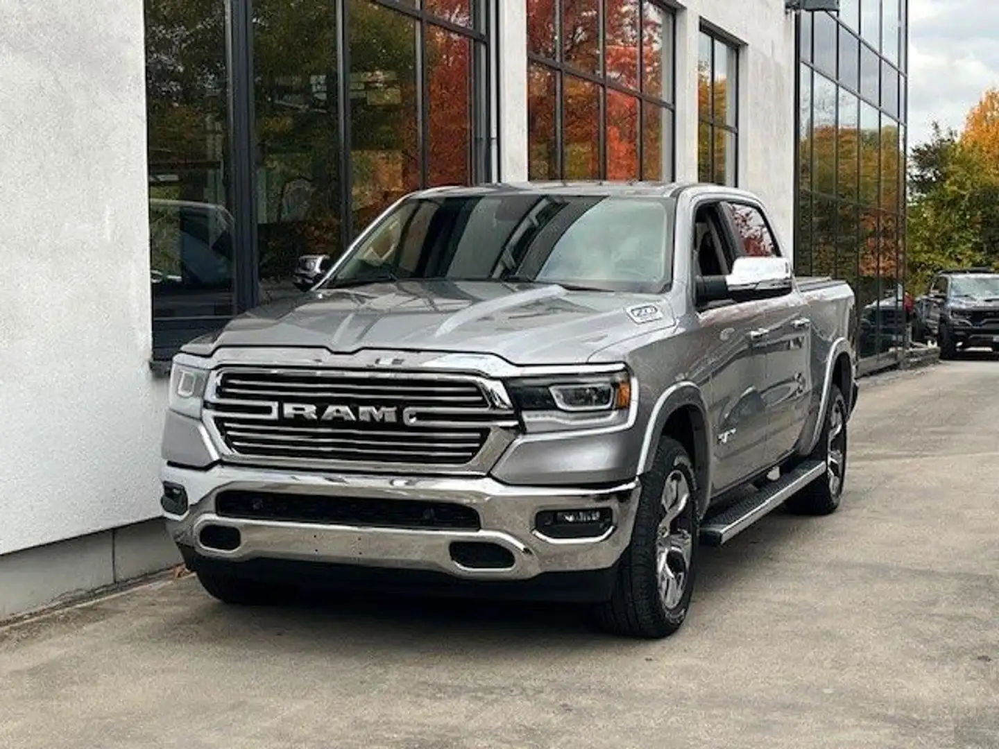 Dodge RAM 1500 Laramie Silber - 1