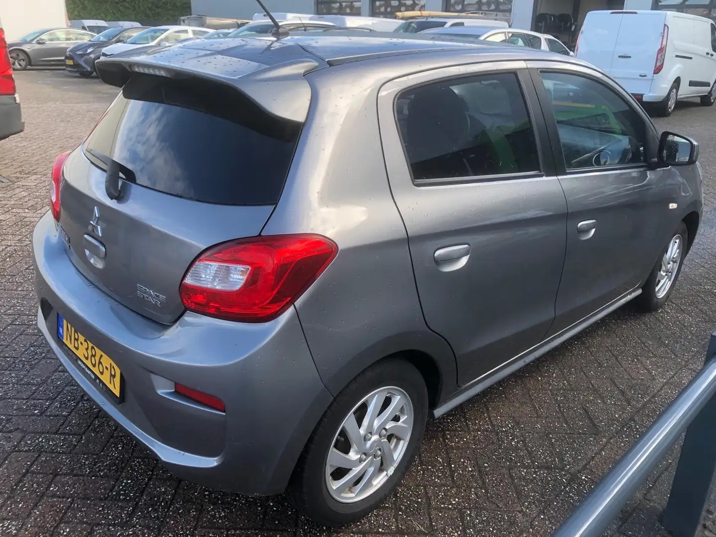Mitsubishi Space Star 1.0 Intense Grau - 2