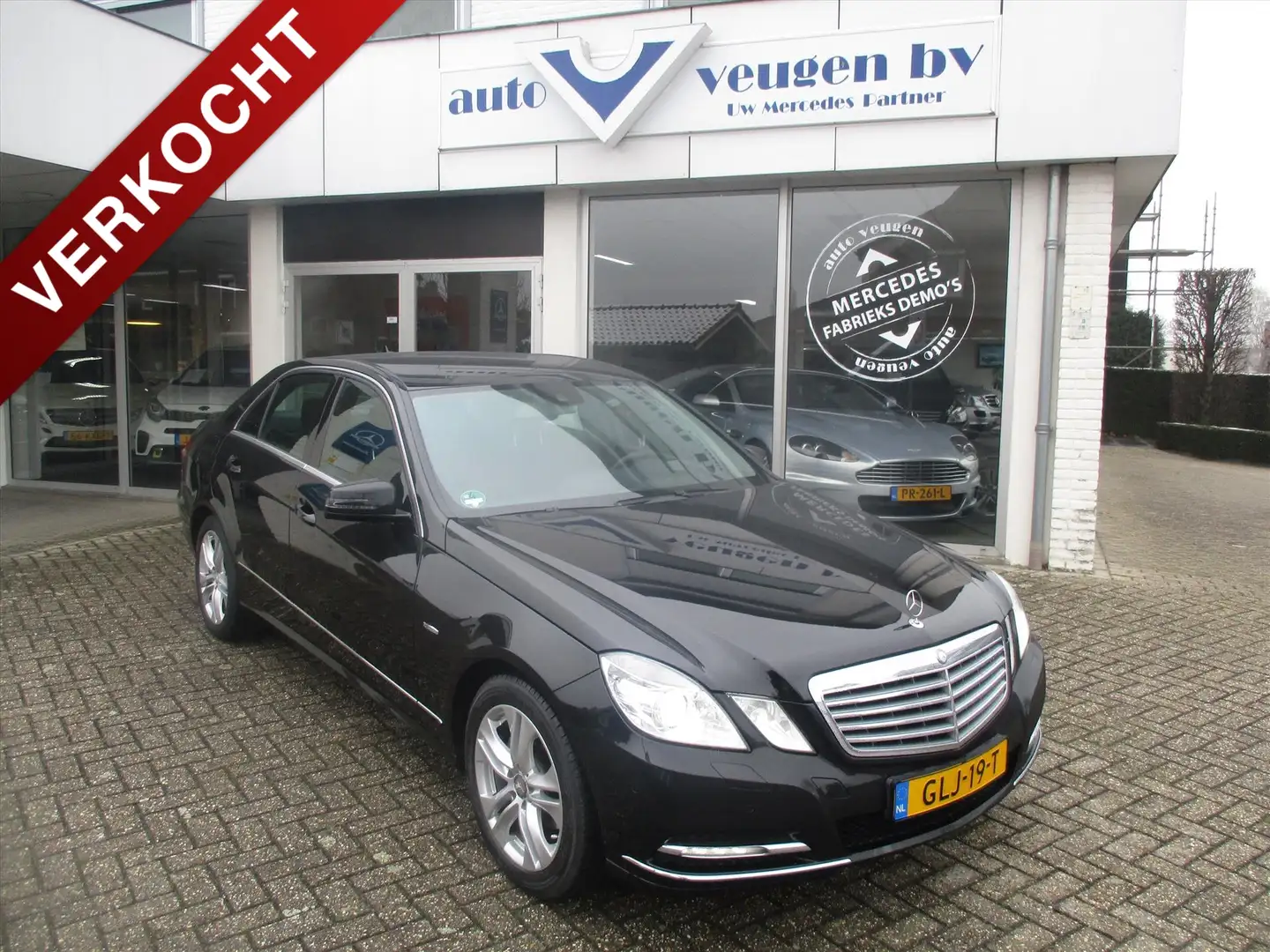 Mercedes-Benz E 200 E200 CGI BlueEfficiency Aut. / 104000 km Schwarz - 1