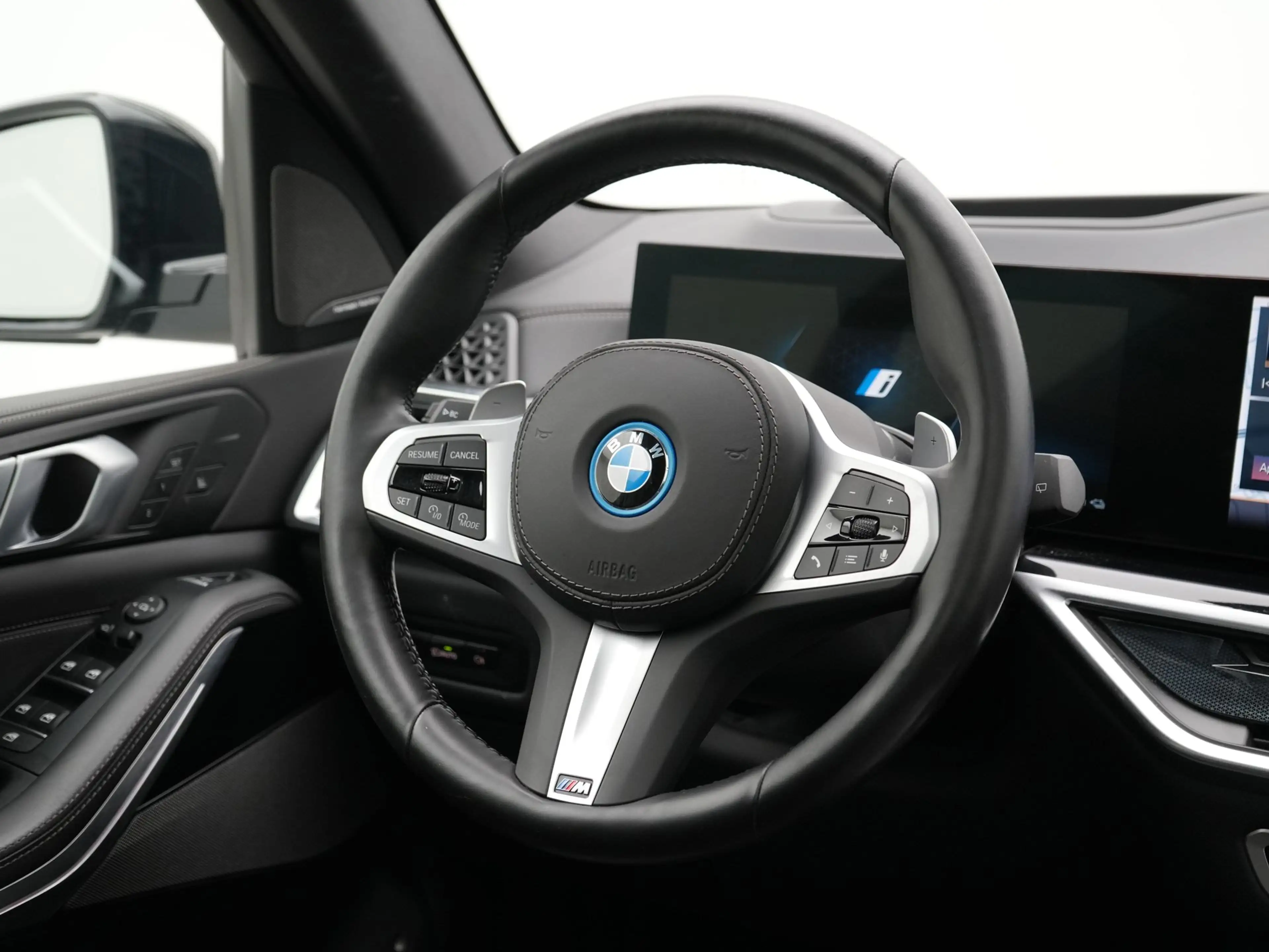 BMW X5 xDrive50e SoH 100% — photo 2