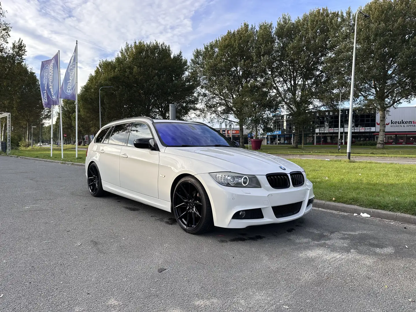 BMW 318 High Executive Wit - 1