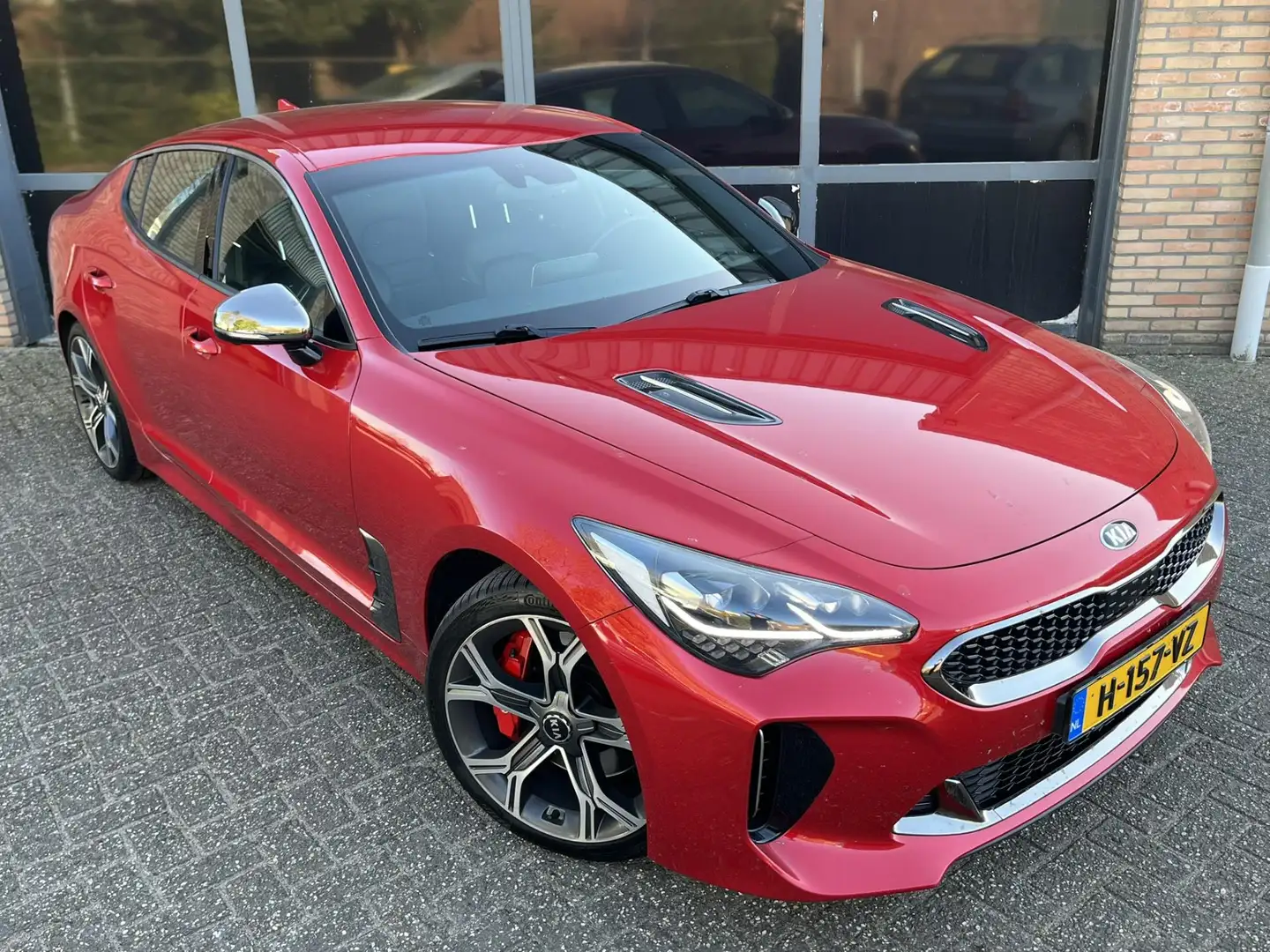 Kia Stinger 3.3 V6 T-GDI AWD GT Rouge - 2