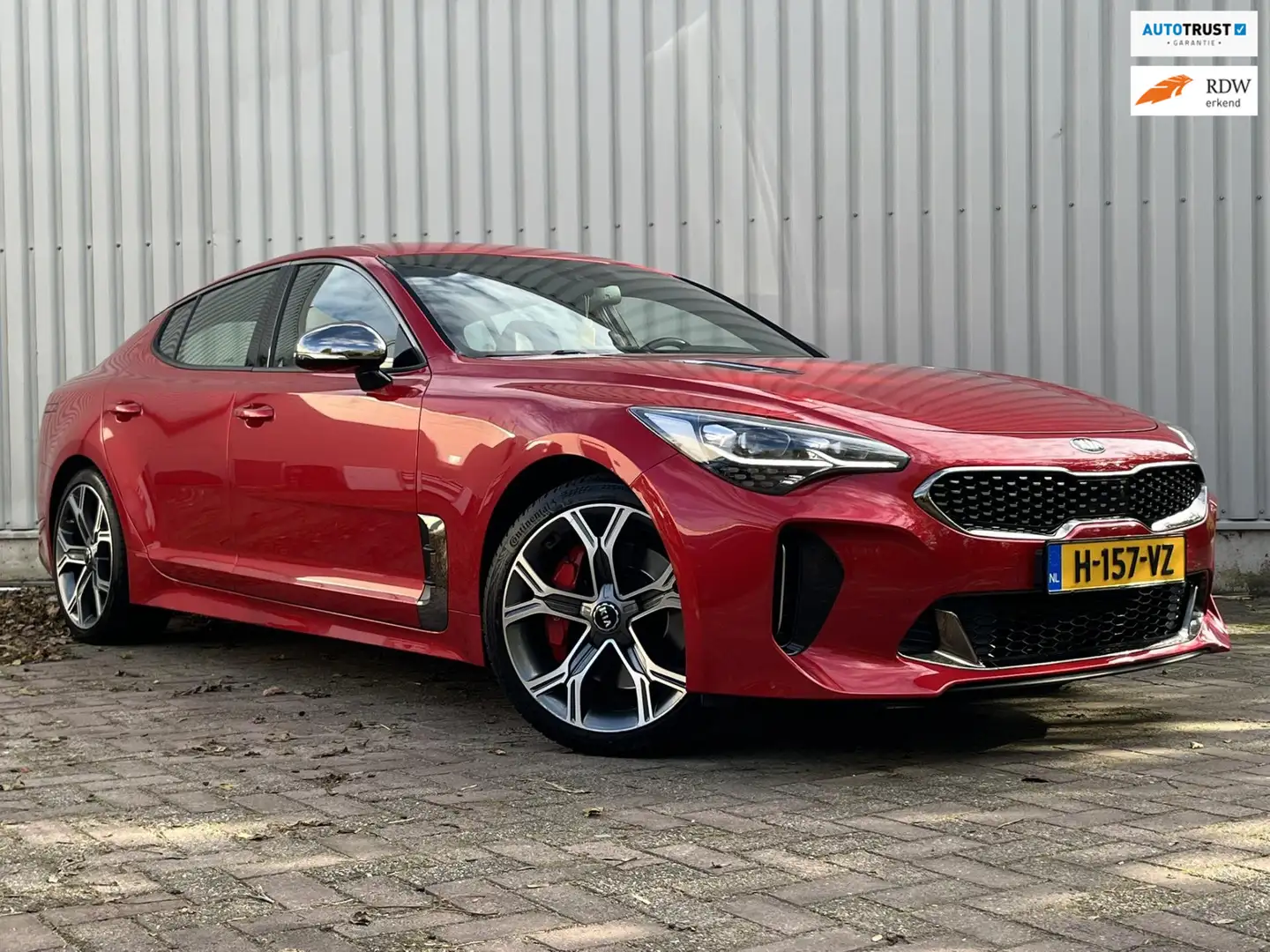 Kia Stinger 3.3 V6 T-GDI AWD GT 370PK Rood - 1