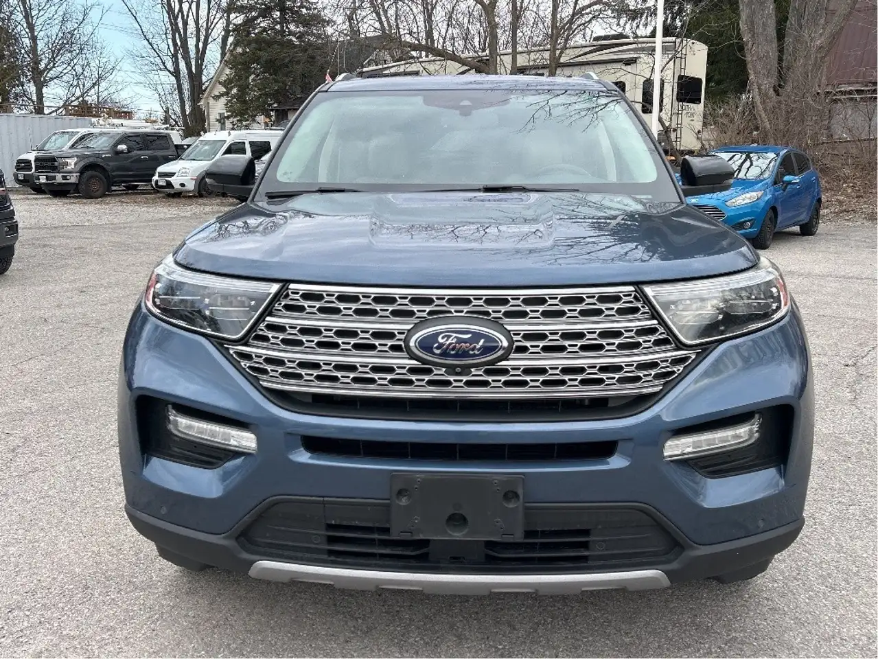 Ford Explorer снимка Ford Explorer