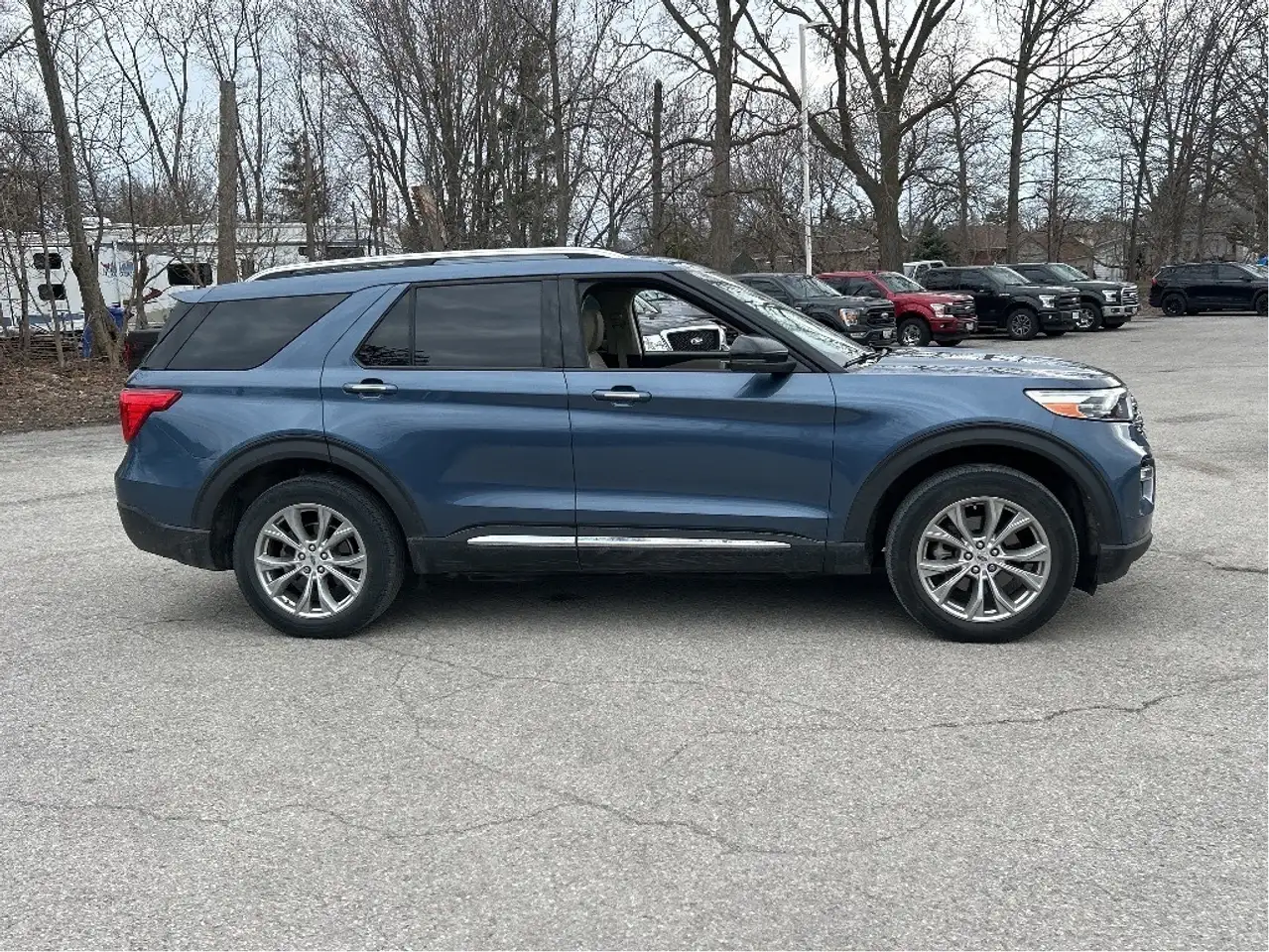 Ford Explorer снимка Ford Explorer