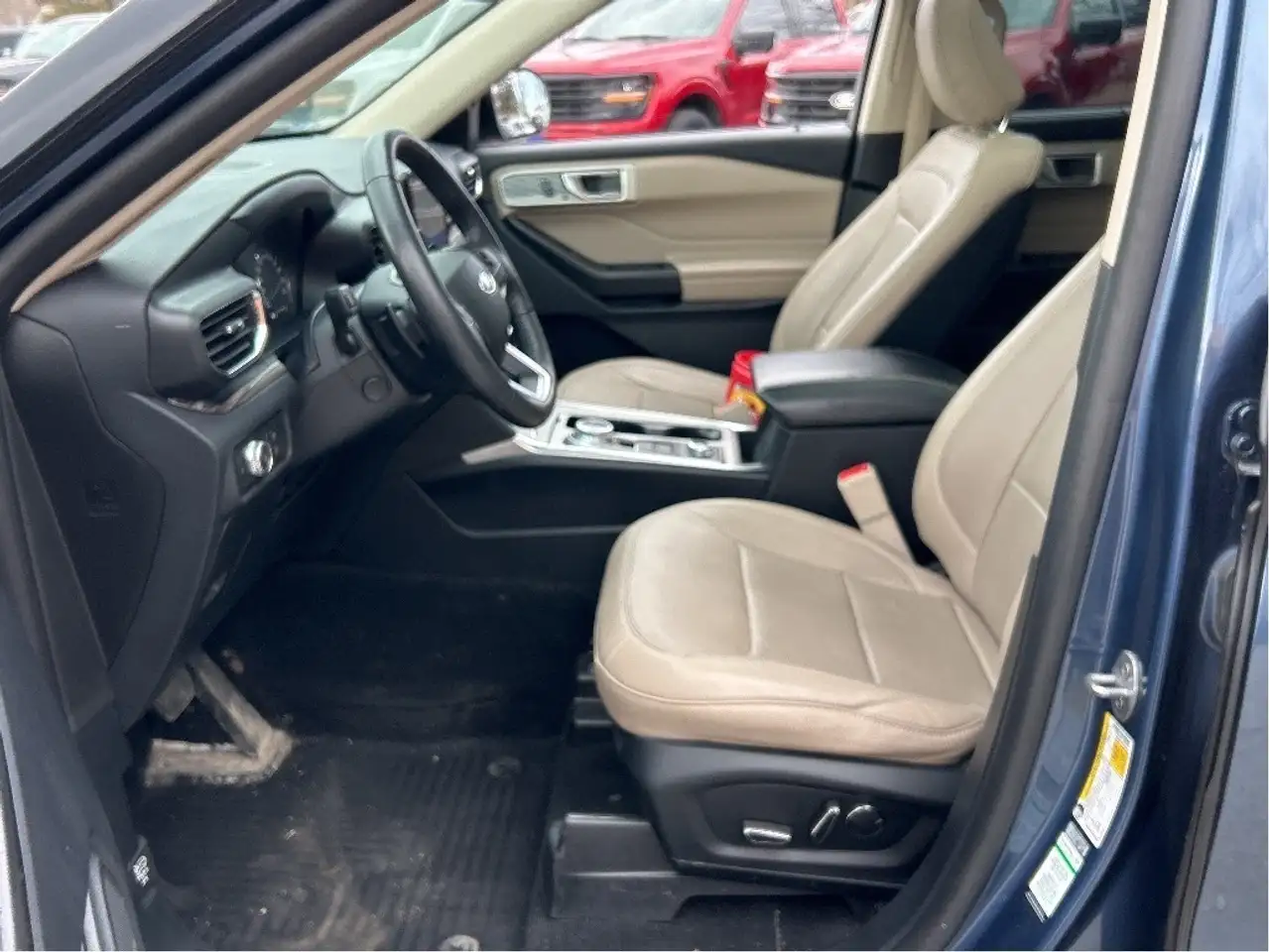 Ford Explorer снимка Ford Explorer