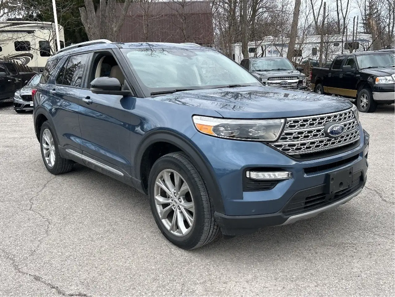 Ford Explorer снимка Ford Explorer