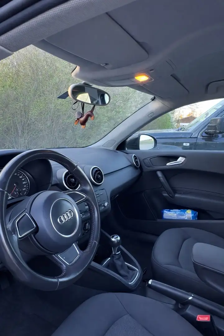 Audi A1 1,6 TDI Attraction - komplett herrgerichtet - 1