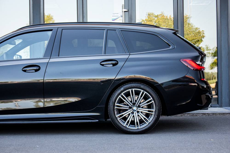 BMW 320 Touring 320iAS *M-PACK*TREKHAAK*SFEERLICHT*BLACK — photo 11