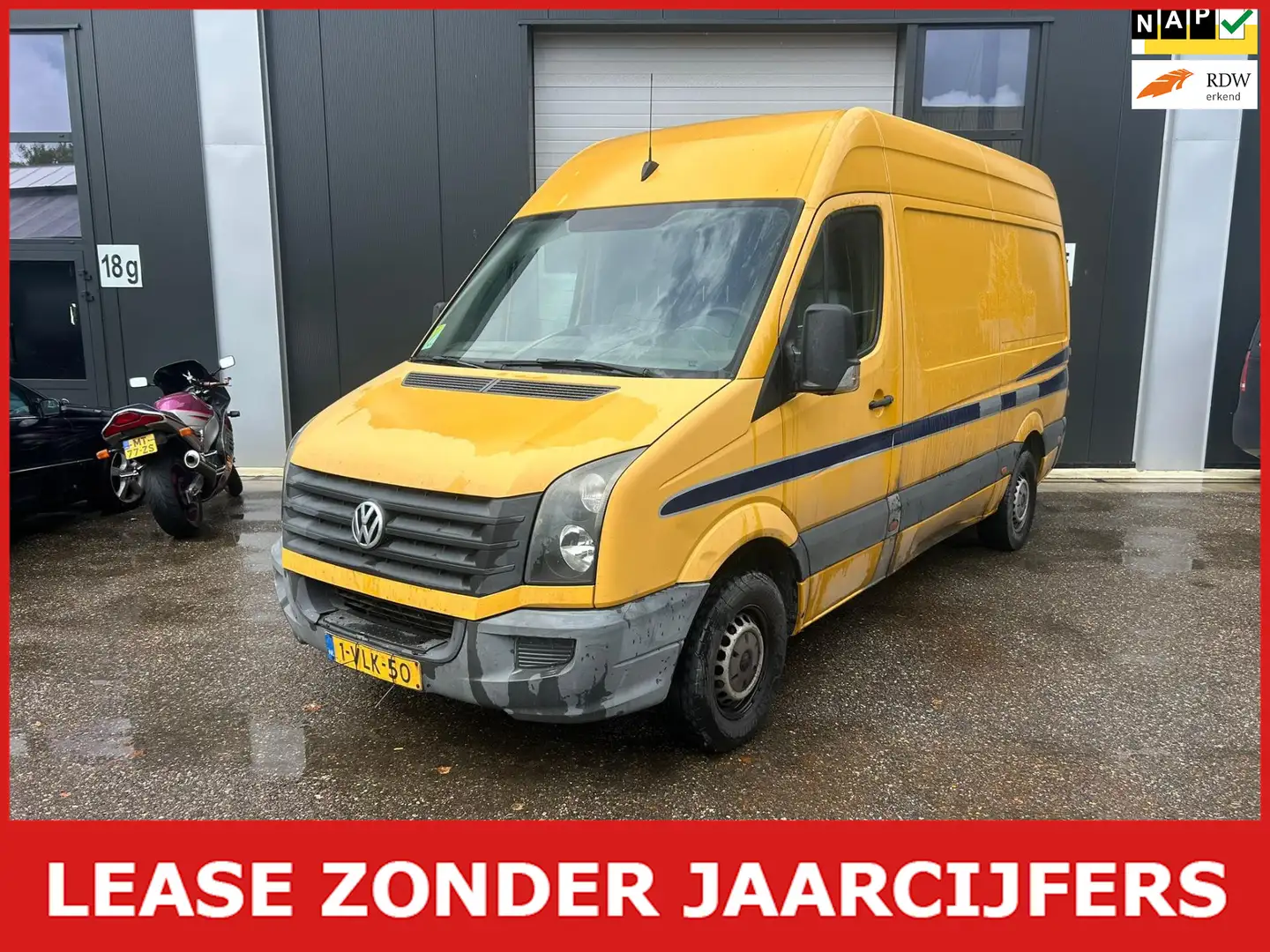 Volkswagen Crafter 35 2.5 TDI L2H2 airco 3 pers Geel - 1