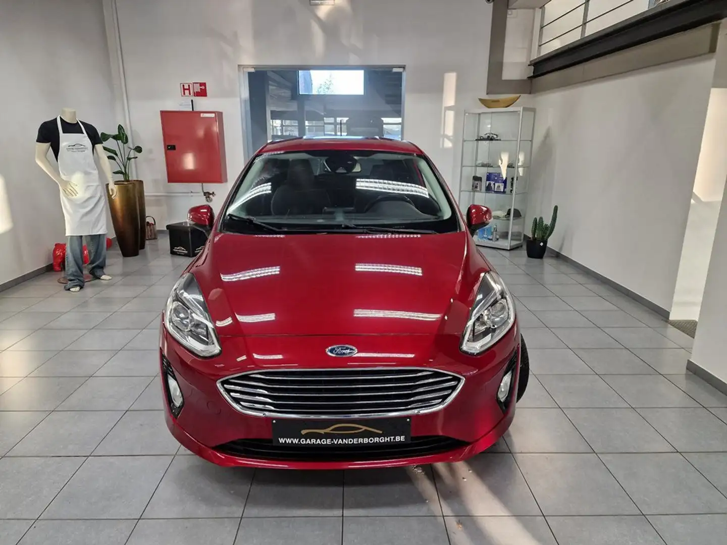 Ford Fiesta TITANIUM BENZINE - 2
