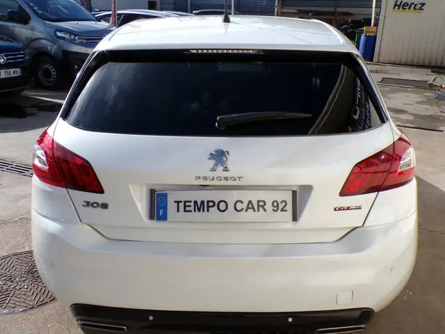 Peugeot 308 view 6