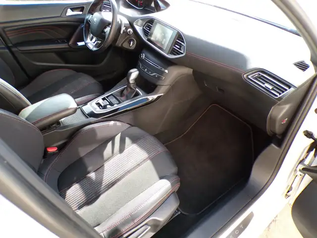 Peugeot 308 view 14