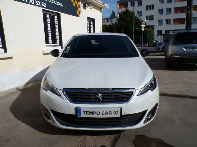 Peugeot 308 view 4
