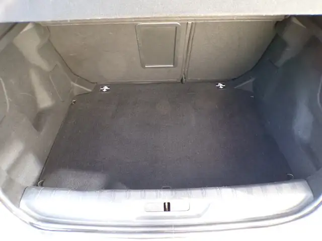 Peugeot 308 view 8