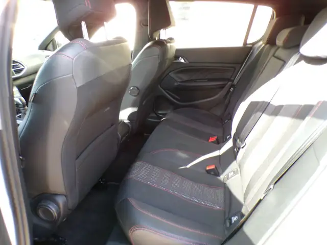 Peugeot 308 view 12
