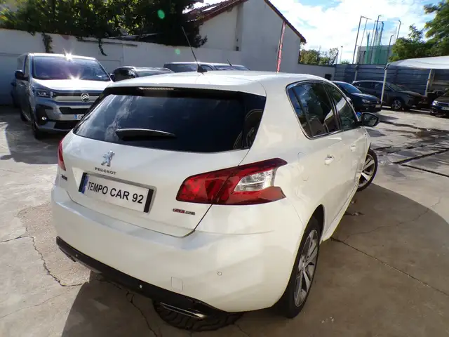 Peugeot 308 view 2