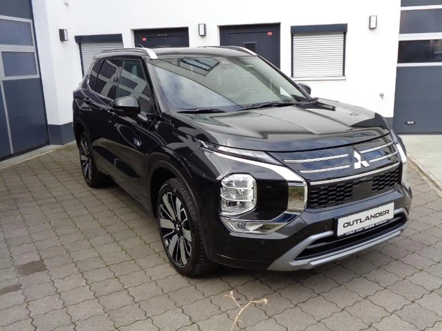 Mitsubishi Outlander 2.4L PHEV TOP Luxury-Paket Schwarz - 1