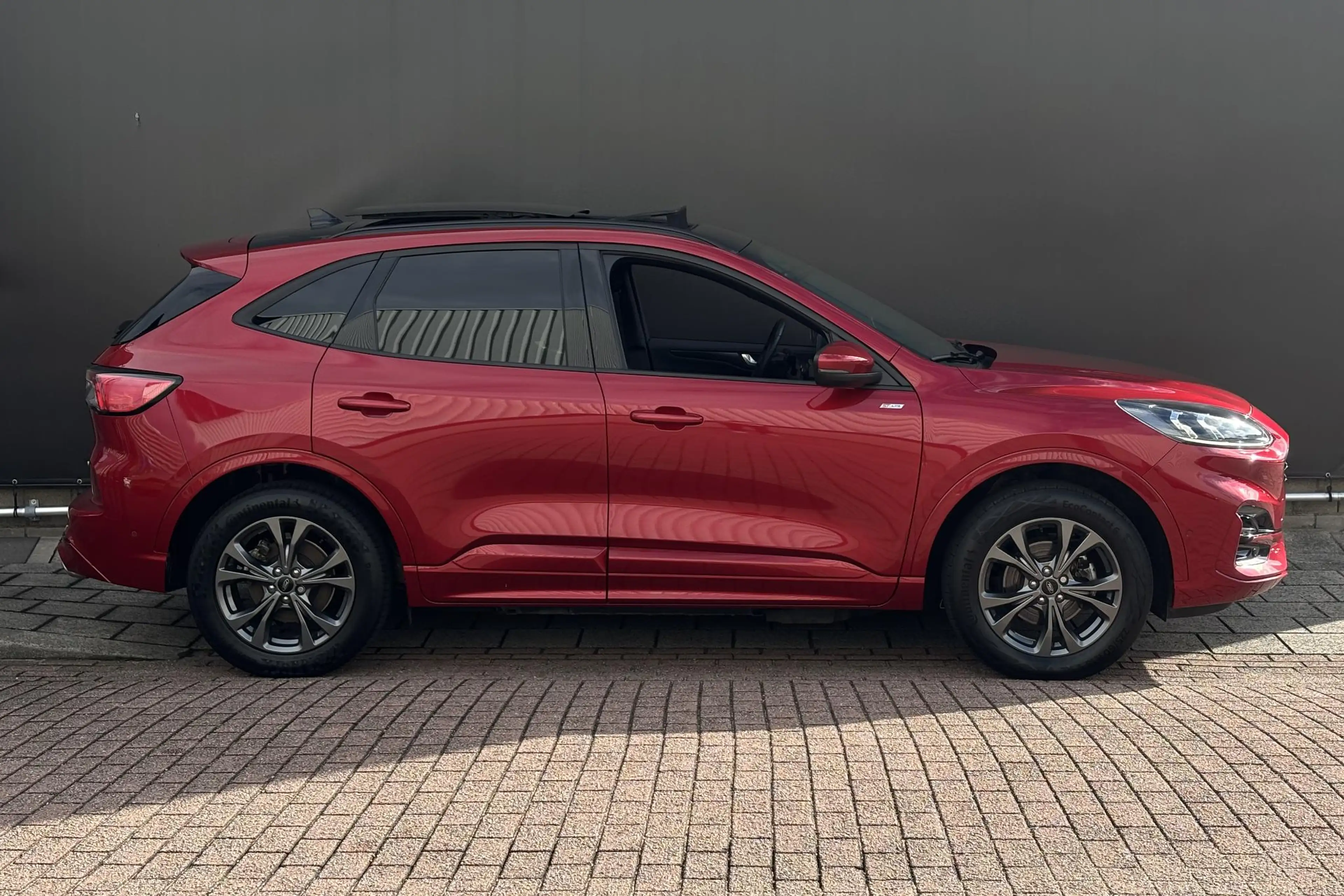 Ford Kuga 2.5 PHEV ST-Line X — photo 8