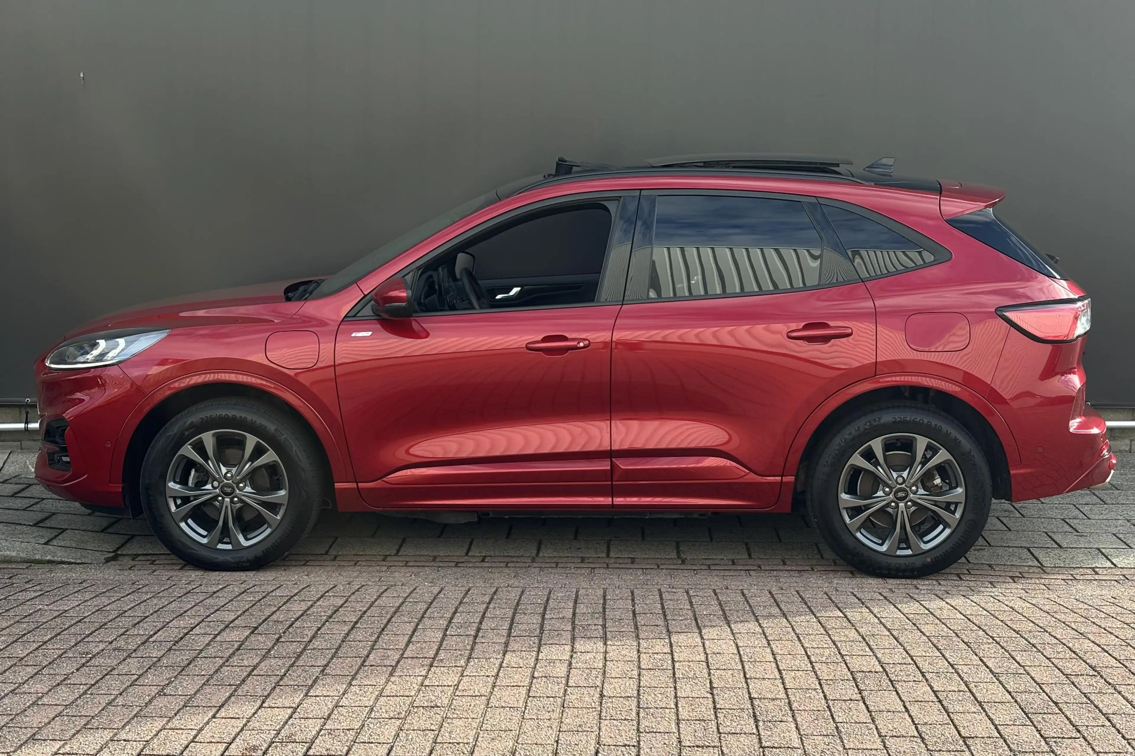 Ford Kuga 2.5 PHEV ST-Line X — photo 7