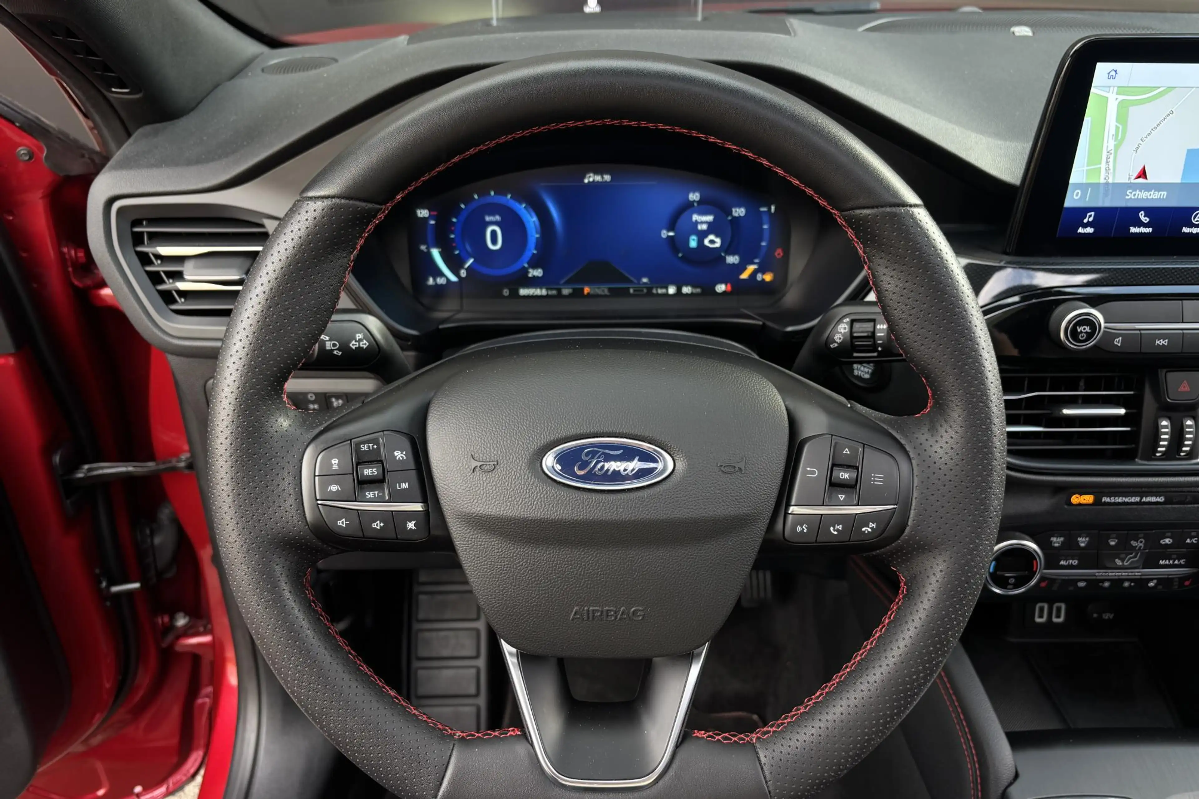 Ford Kuga 2.5 PHEV ST-Line X — photo 12