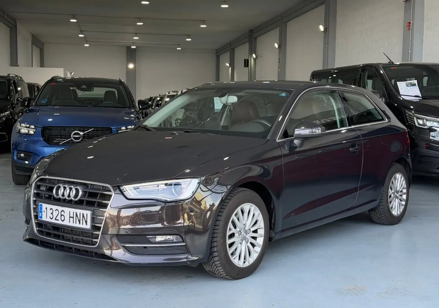 Audi A3 1.6TDI Attraction Marrón - 1
