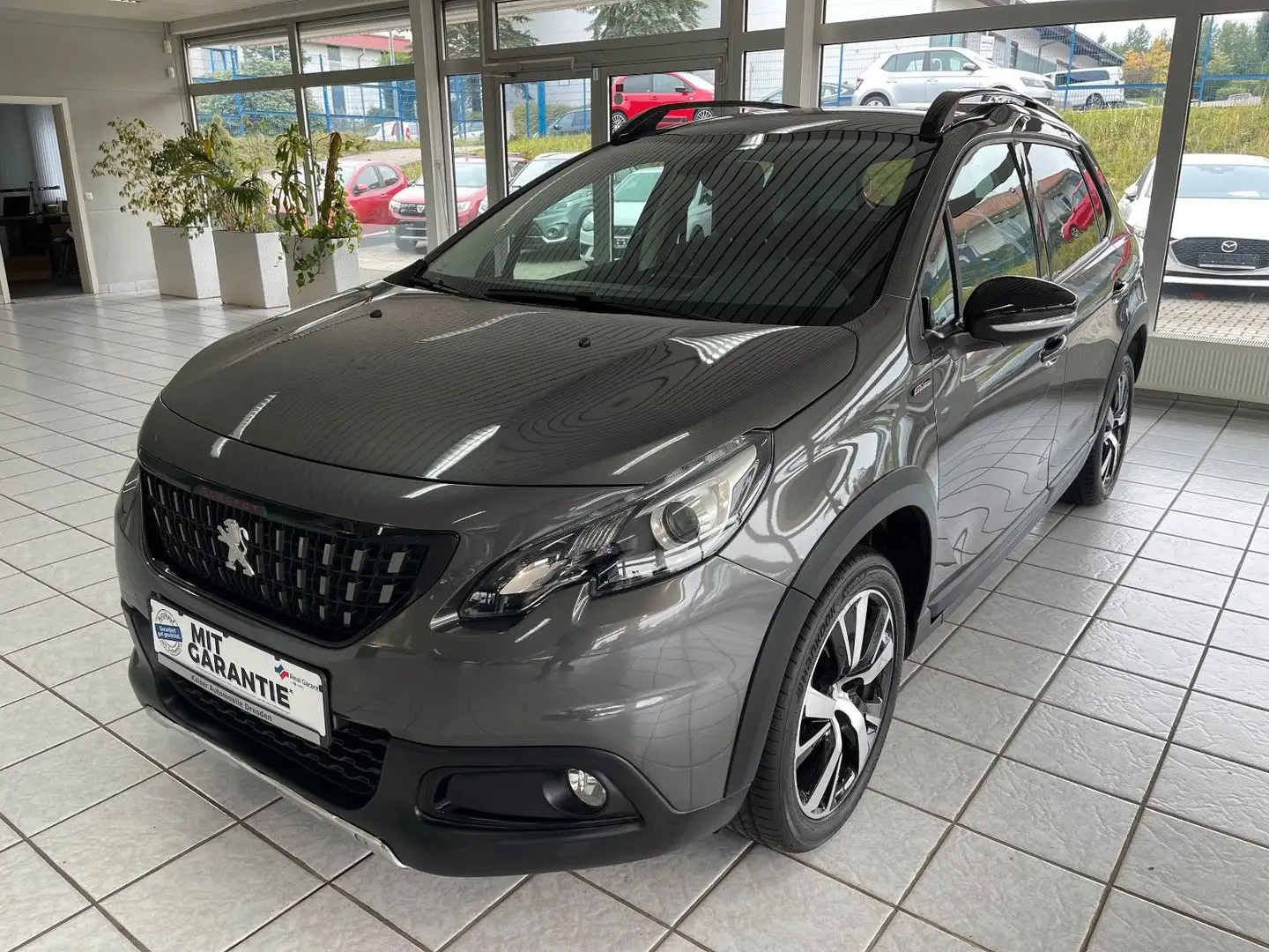 Peugeot 2008 GT Line *LED*NAVI*KLIMA*AppleCP* Grau - 1