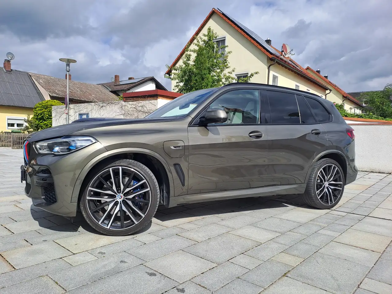 BMW X5 xDrive45e — photo 1 of 13