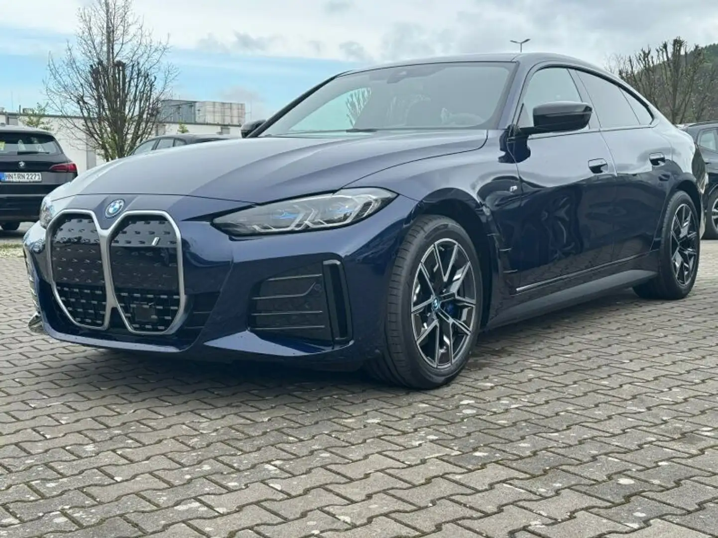 BMW i4 eDrive40 Gran Coupé M Sport sofort verfügbar Blau - 2