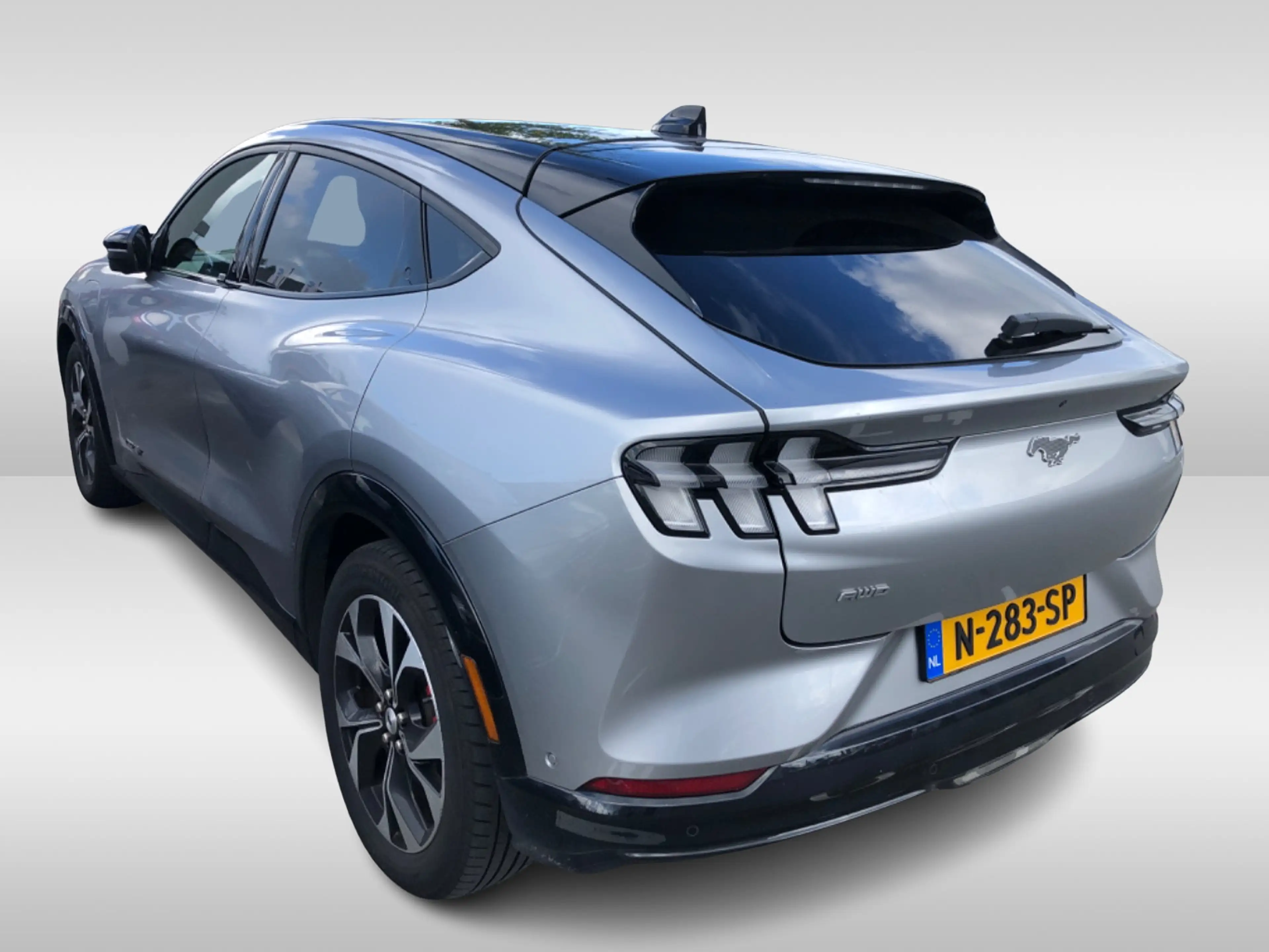 Ford Mustang Mach-E Extended First Edition AWD 98 kWh / Panoramadak / — photo 5