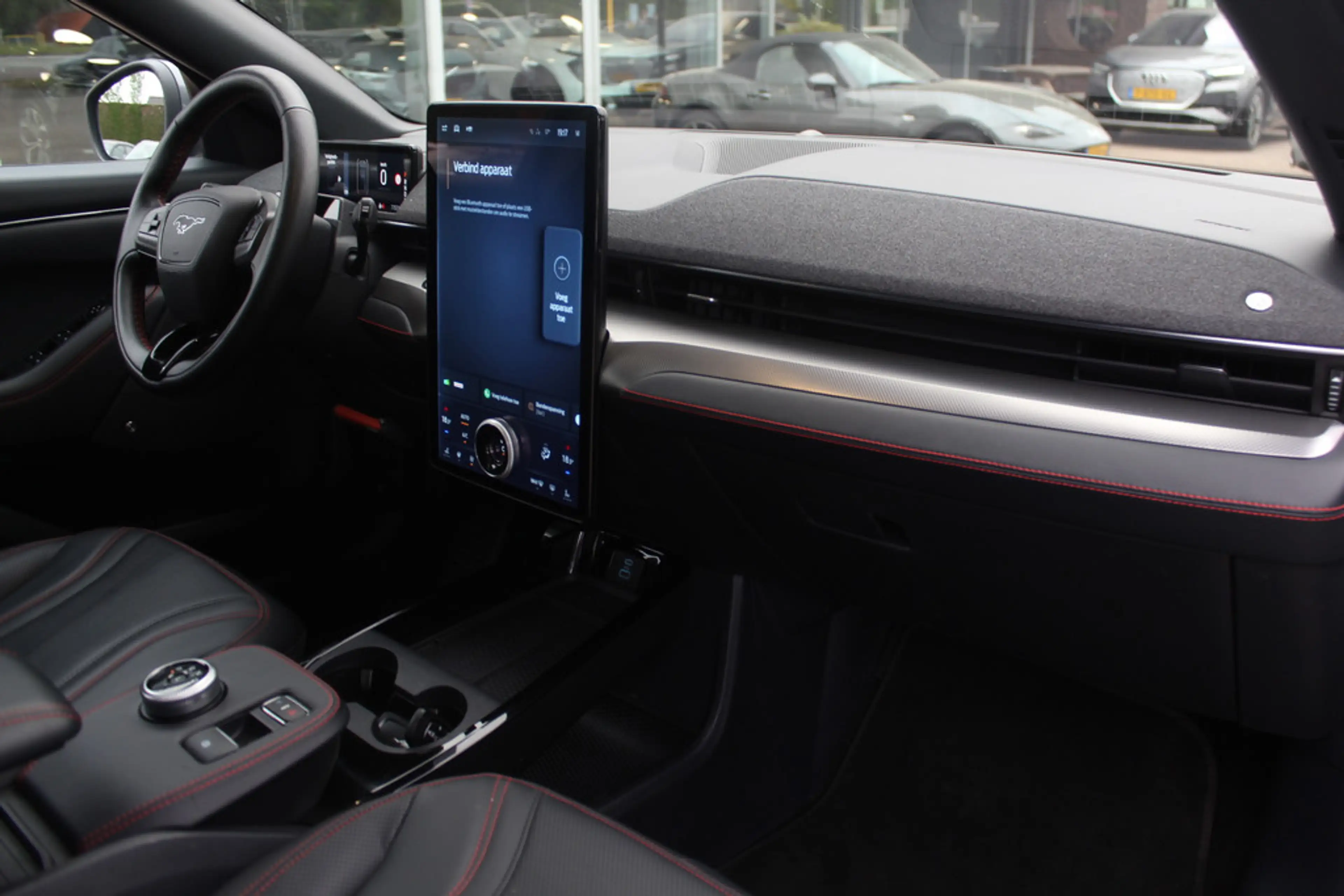 Ford Mustang Mach-E Extended First Edition AWD 98 kWh / Panoramadak / — photo 7