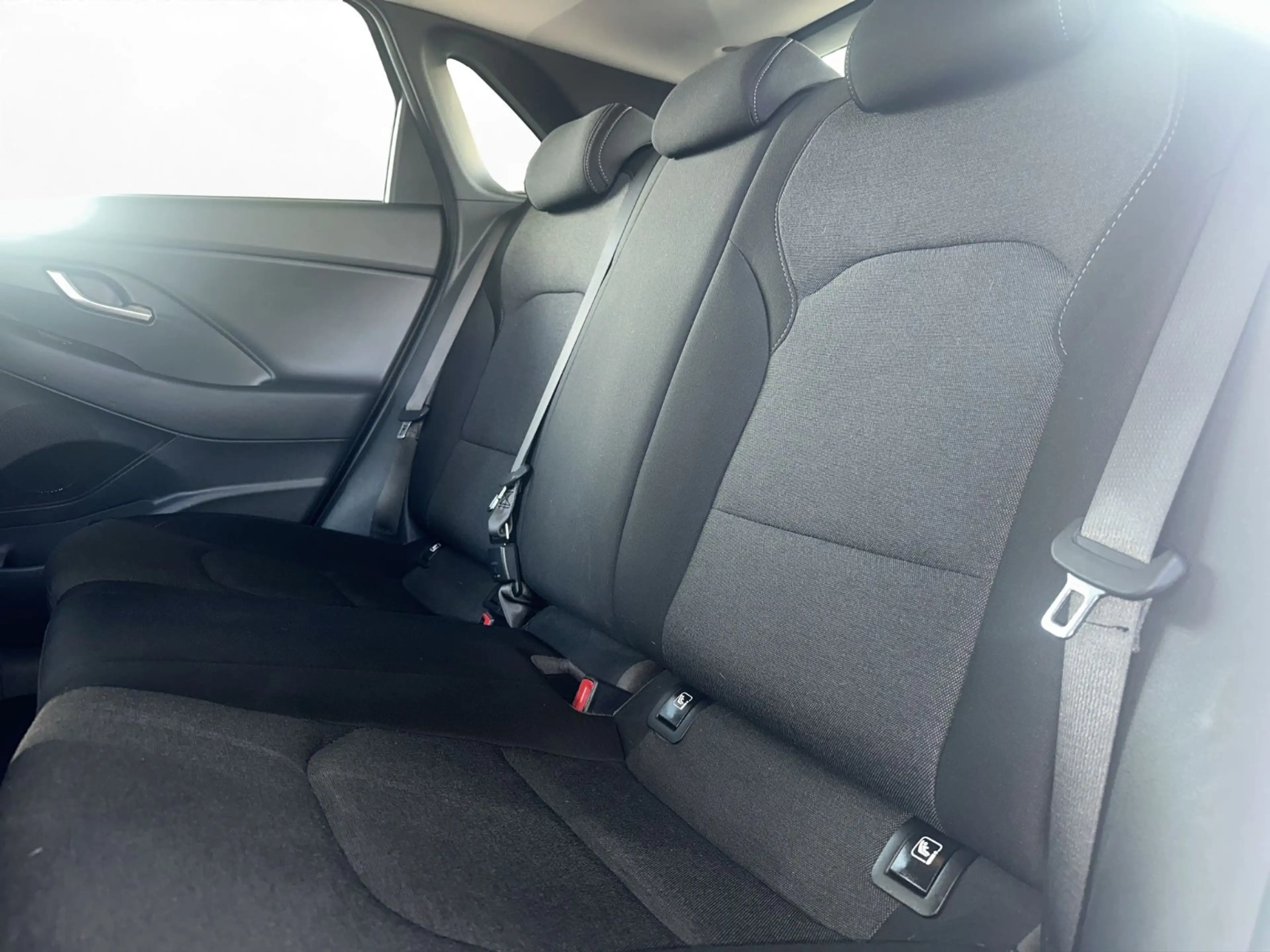 Hyundai i30 Edition 30+ **Automatik**NAVI**Kamera**SHZ** — photo 12