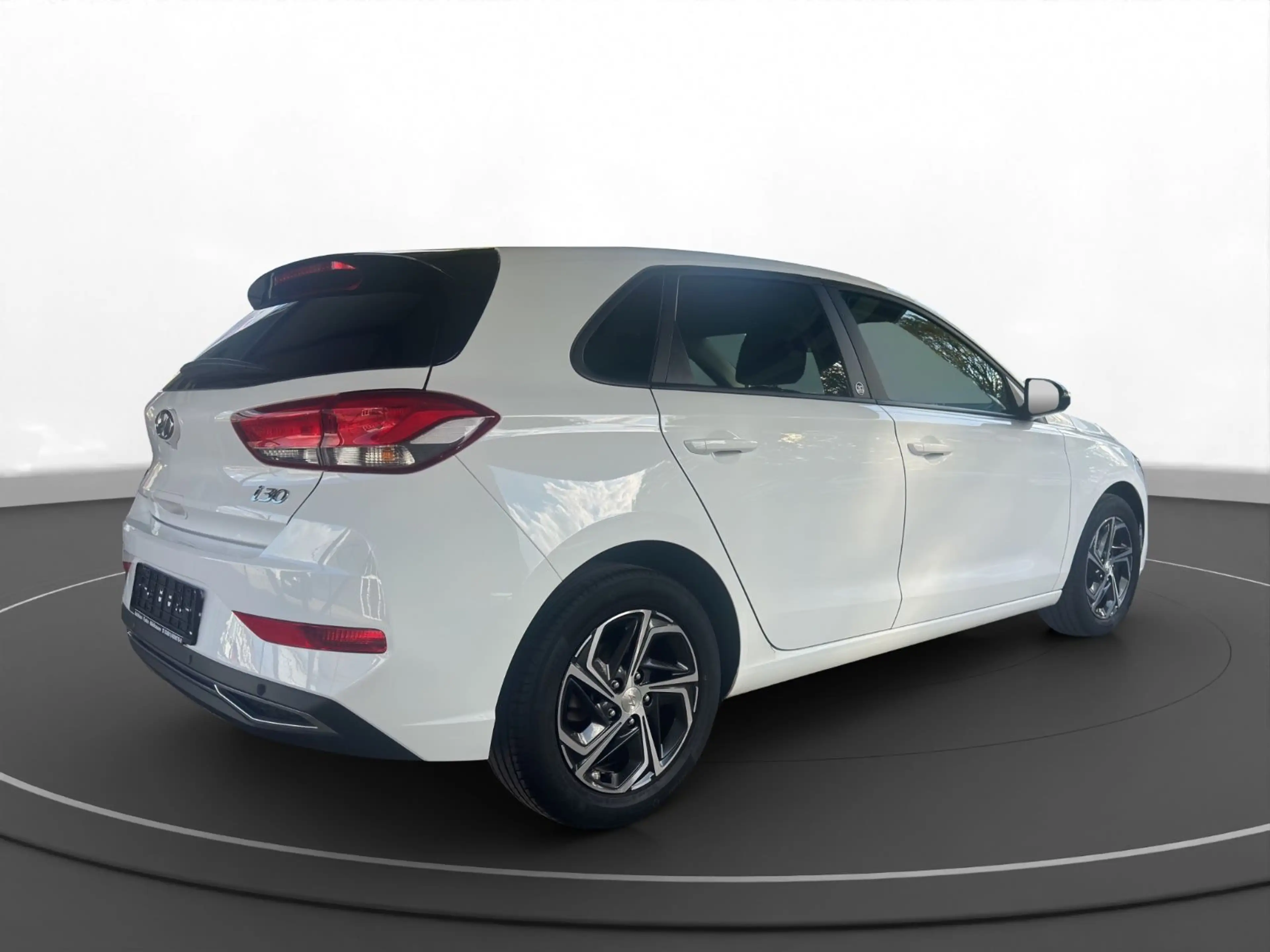 Hyundai i30 Edition 30+ **Automatik**NAVI**Kamera**SHZ** — photo 4