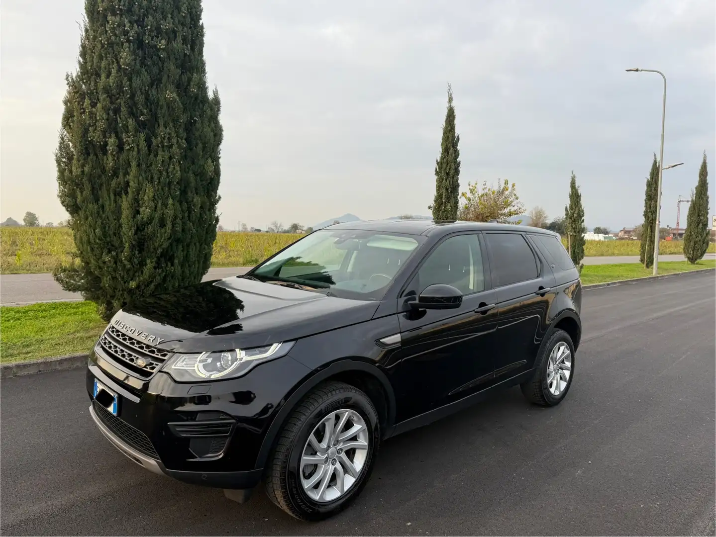 Land Rover Discovery Sport - 1