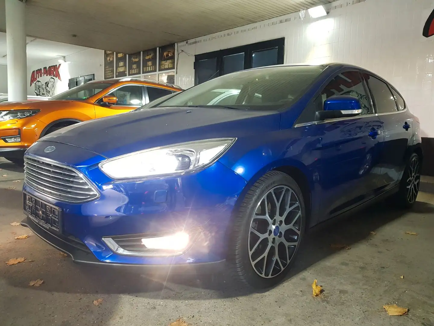 Ford Focus Lim. Titanium/1HAND/Garantie/ZahnriemenNEU Azul - 2