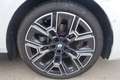 BMW 520 520d MHEV Aut.***M-Paket/AHK/8fach ALU*** Weiß - thumbnail 4