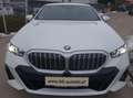 BMW 520 520d MHEV Aut.***M-Paket/AHK/8fach ALU*** Weiß - thumbnail 2