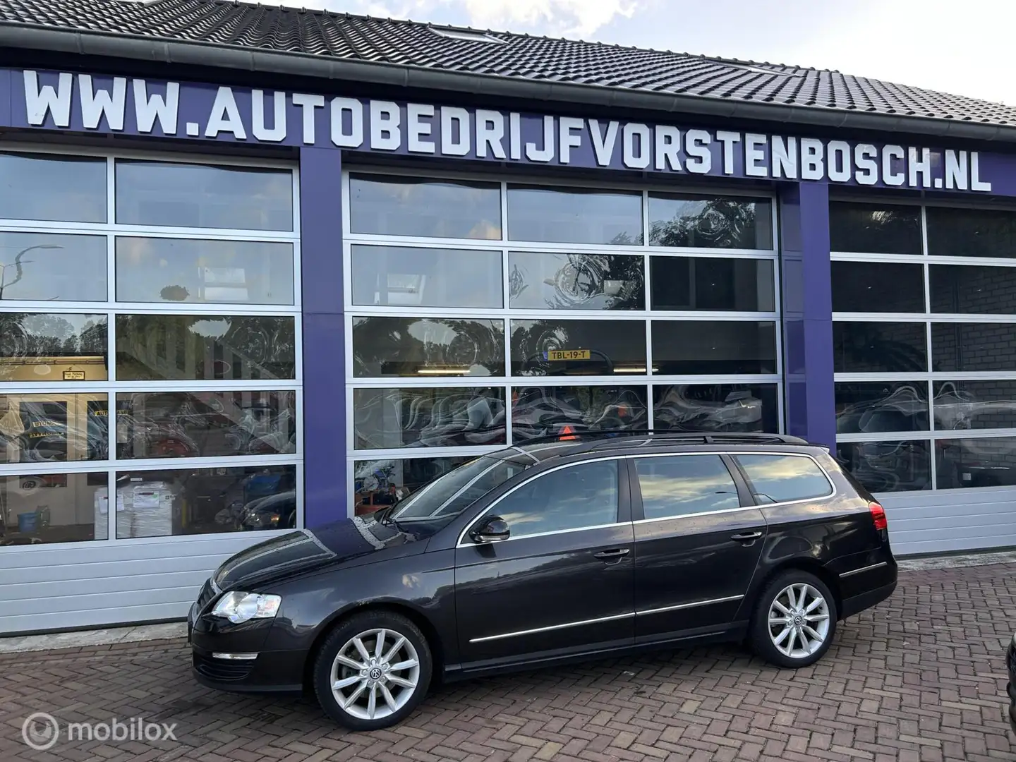 Volkswagen Passat Variant 1.6 FSI Comfortline AC * TREKHAAK Bruin - 2