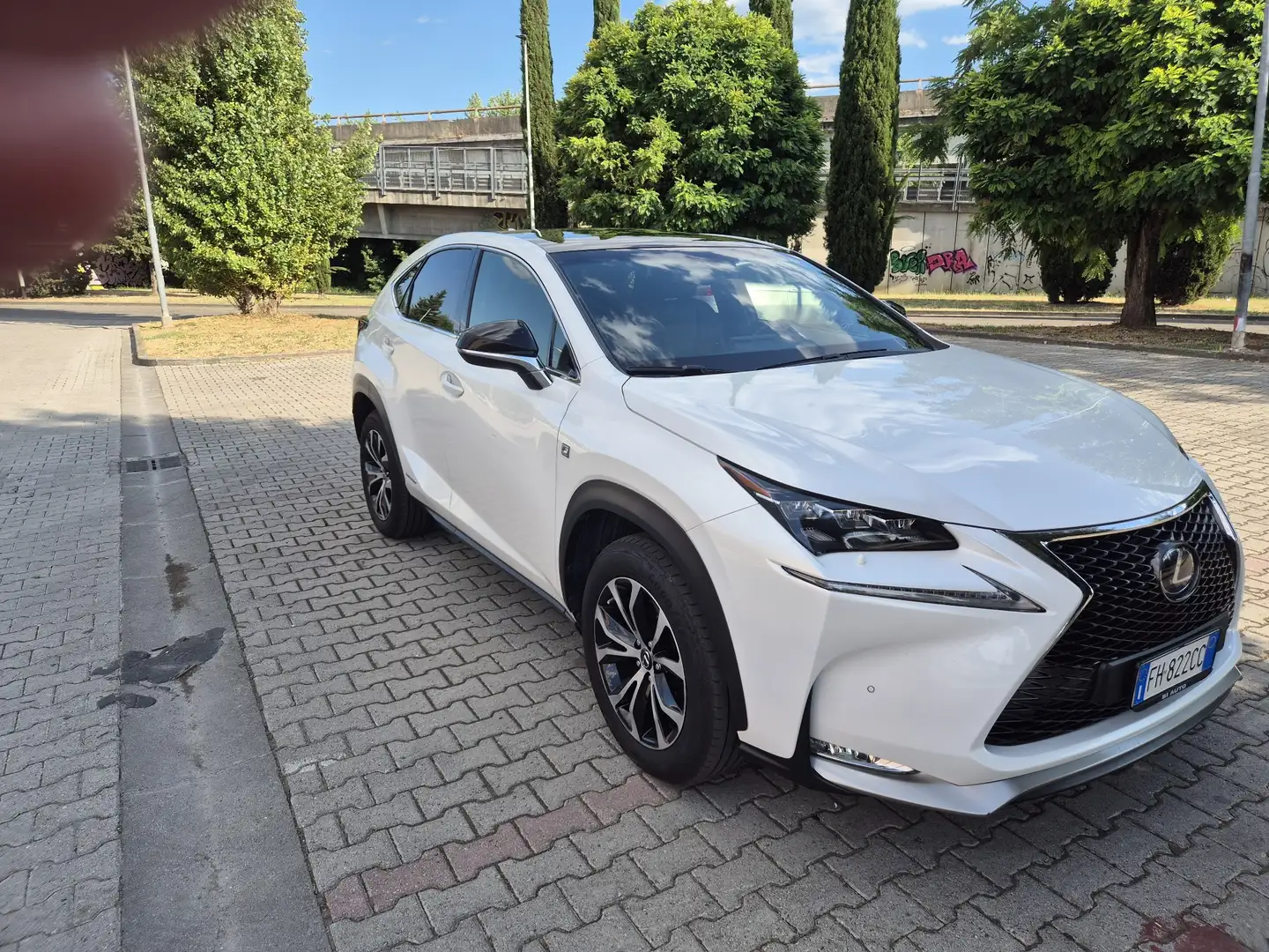Lexus NX 300h F sport - 2