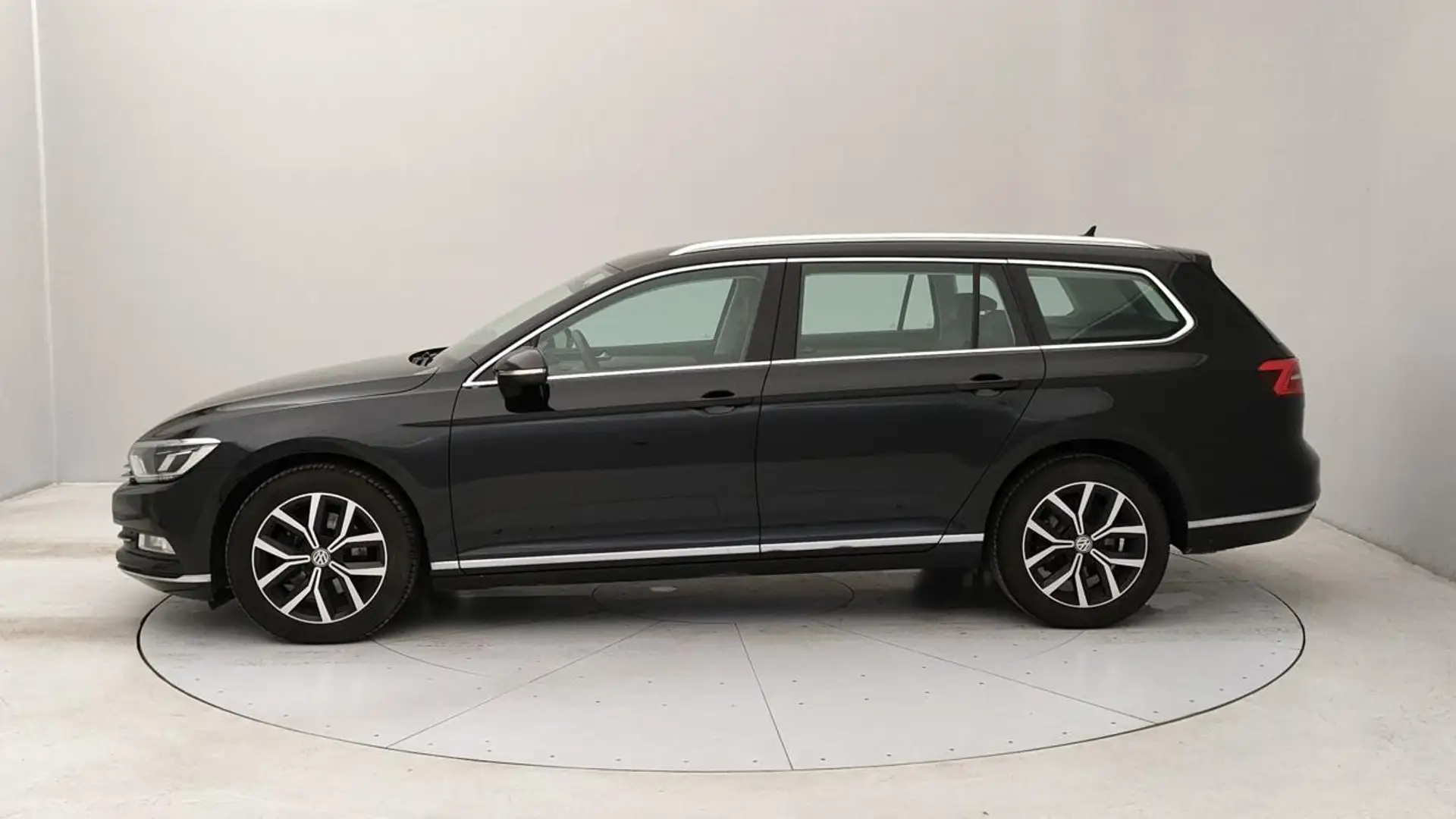 Volkswagen Passat Variant 2.0 tdi Executive 4motion 190cv dsg Nero - 2