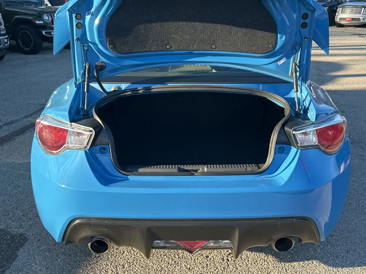 Subaru BRZ снимка Subaru BRZ