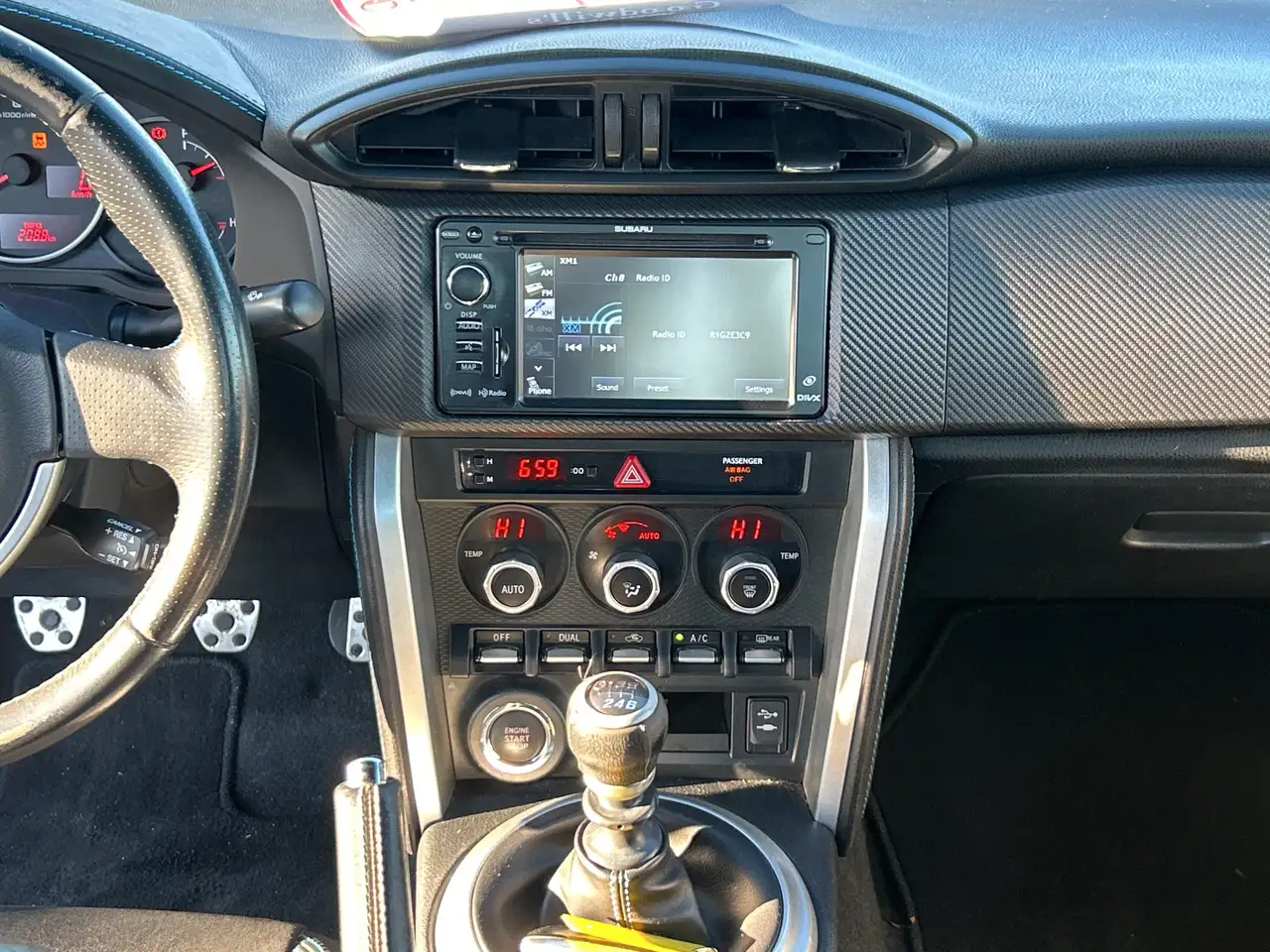 Subaru BRZ снимка Subaru BRZ